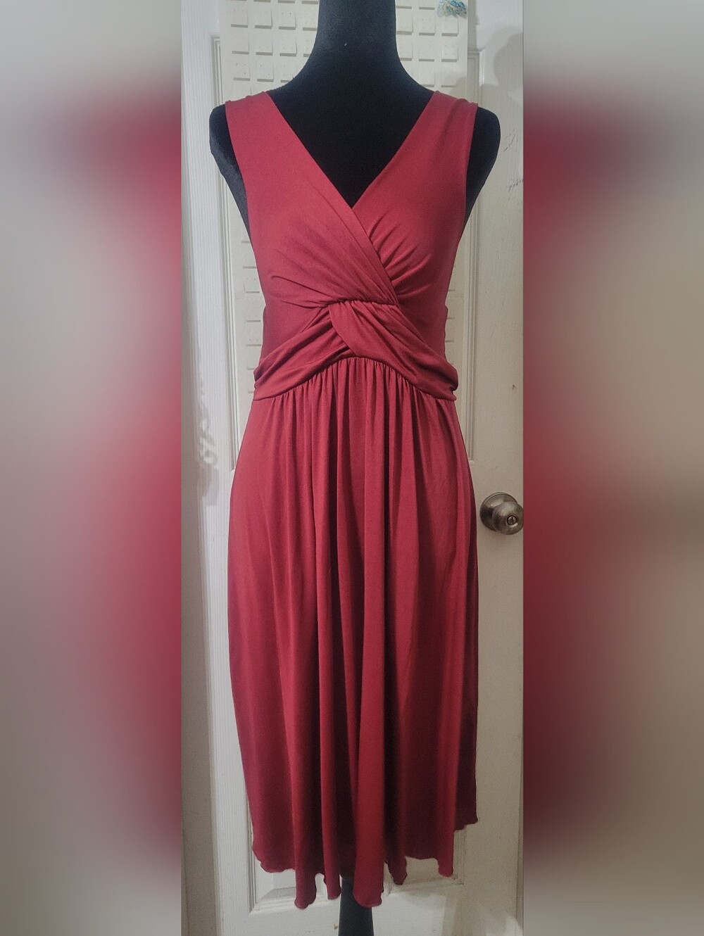 Women's Knot-Front V-Neck Dress - Burgundy